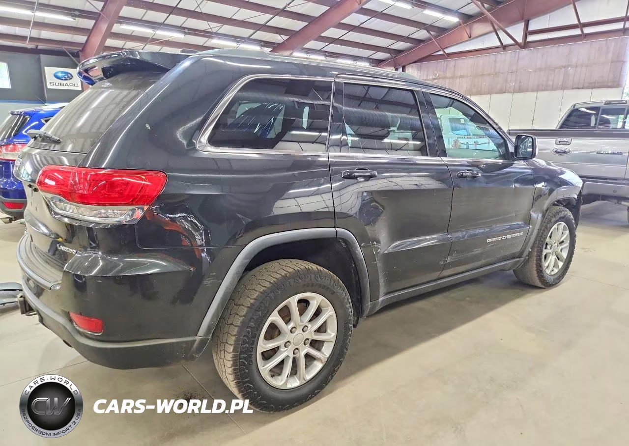 2015 Jeep Grand Cherokee Laredo VIN:1C4RJFAG7FC892998 - 3