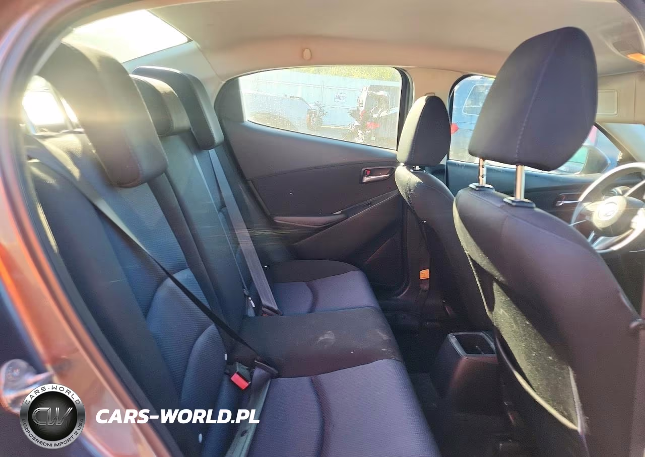 2017 Toyota Yaris Ia Base VIN:3MYDLBYV5HY152086 - 10