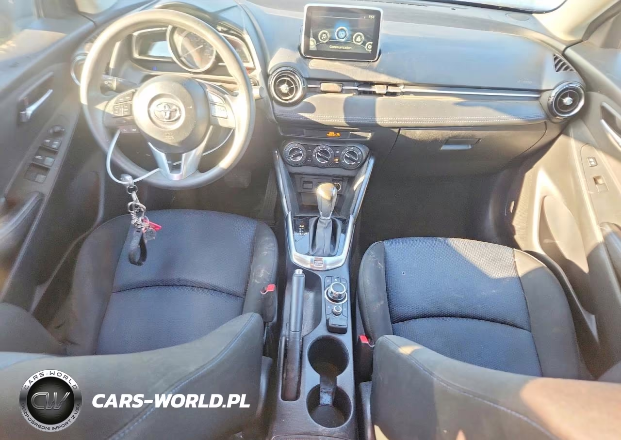 2017 Toyota Yaris Ia Base VIN:3MYDLBYV5HY152086 - 8