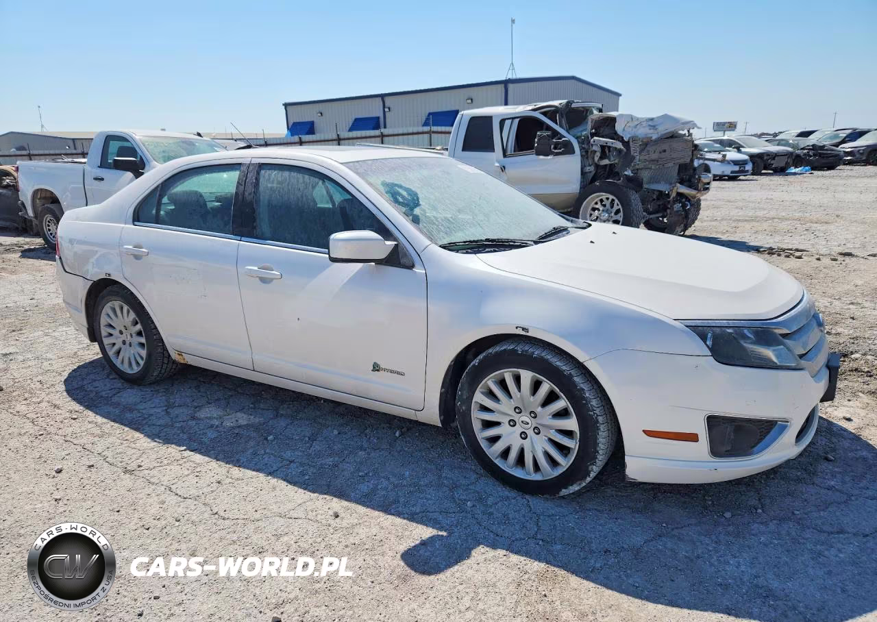 2010 Ford Fusion Hybrid VIN:3FADP0L35AR233950 - 4