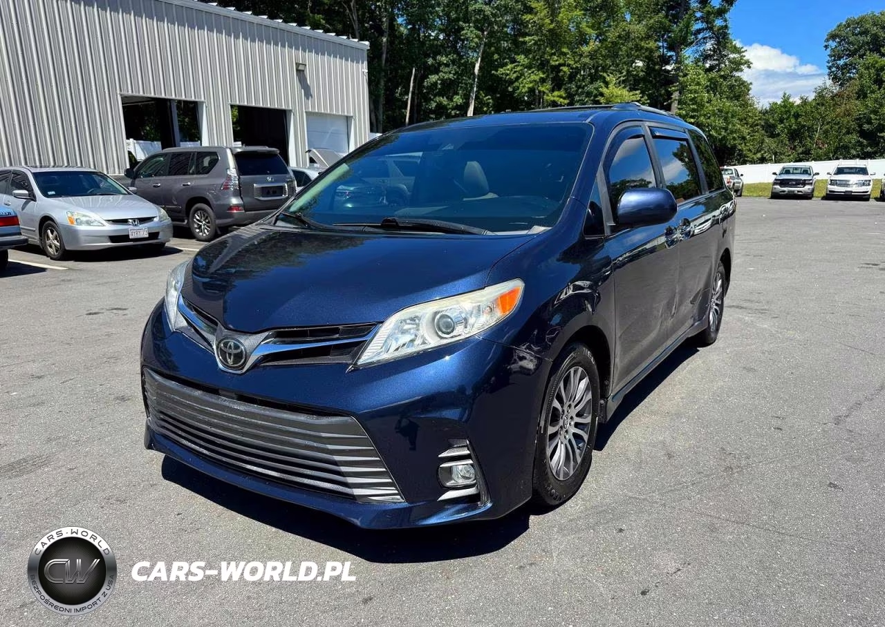 2018 Toyota Sienna Xle 8-Passenger – zdjęcie 1 z 13