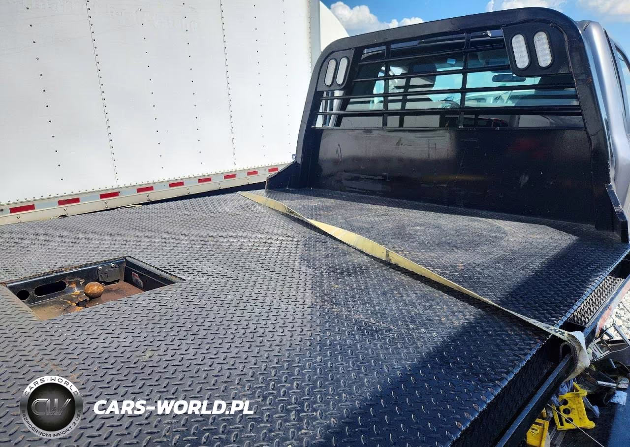 2024 Ford F550 Super Duty VIN:1FDUF5HT7RDA17942 - 10