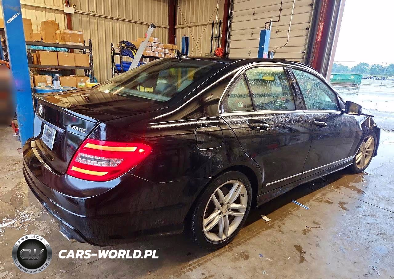 2014 Mercedes-Benz C 300 4Matic VIN:WDDGF8AB3EG177349 - 3