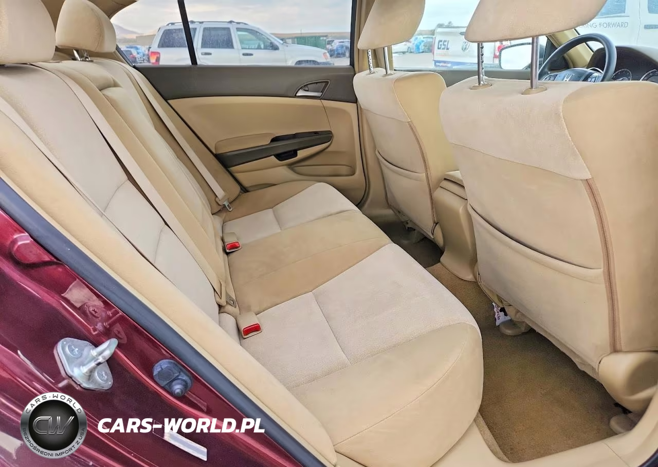 2008 Honda Accord Lx VIN:JHMCP26378C033706 - 10