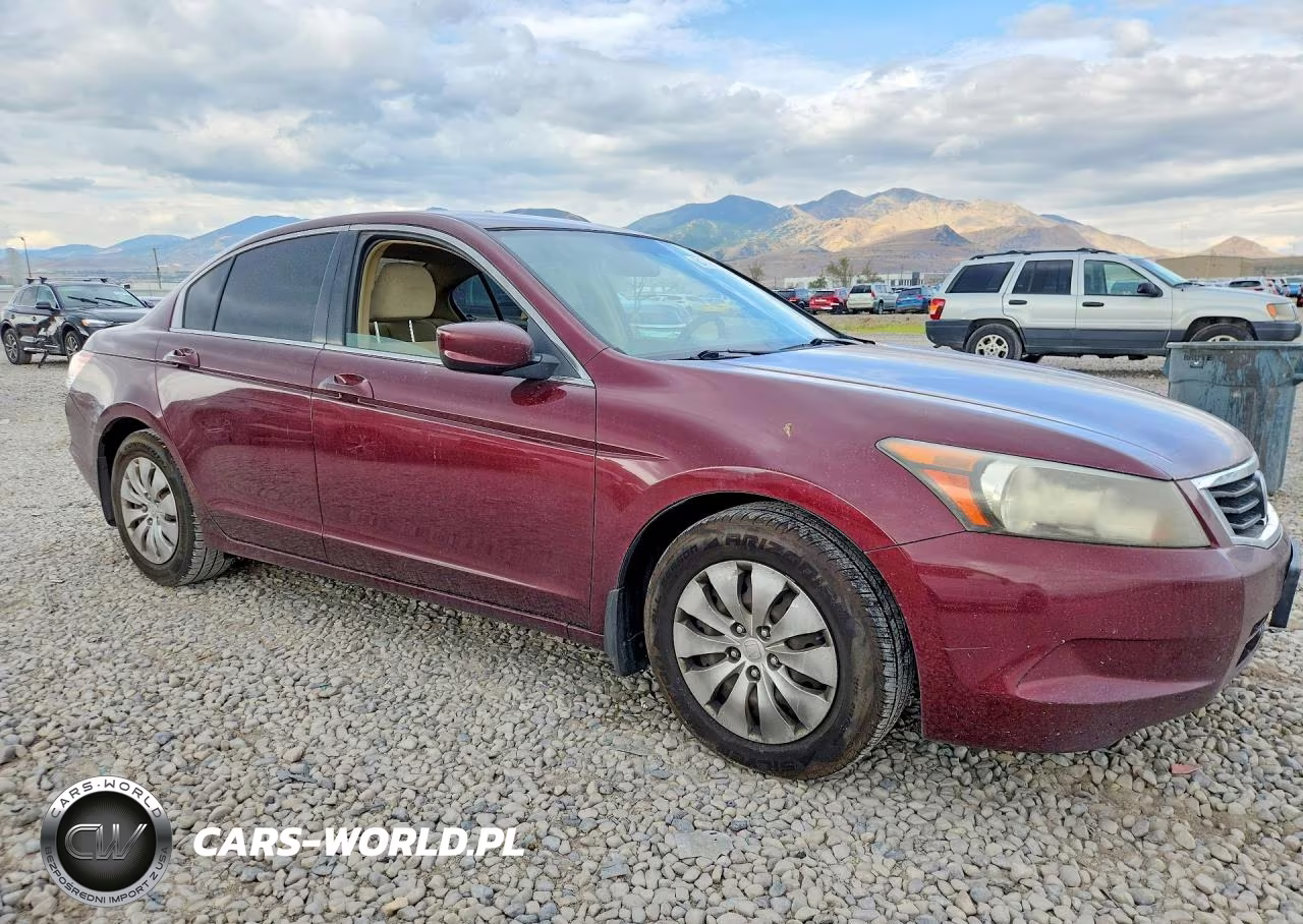 2008 Honda Accord Lx VIN:JHMCP26378C033706 - 4