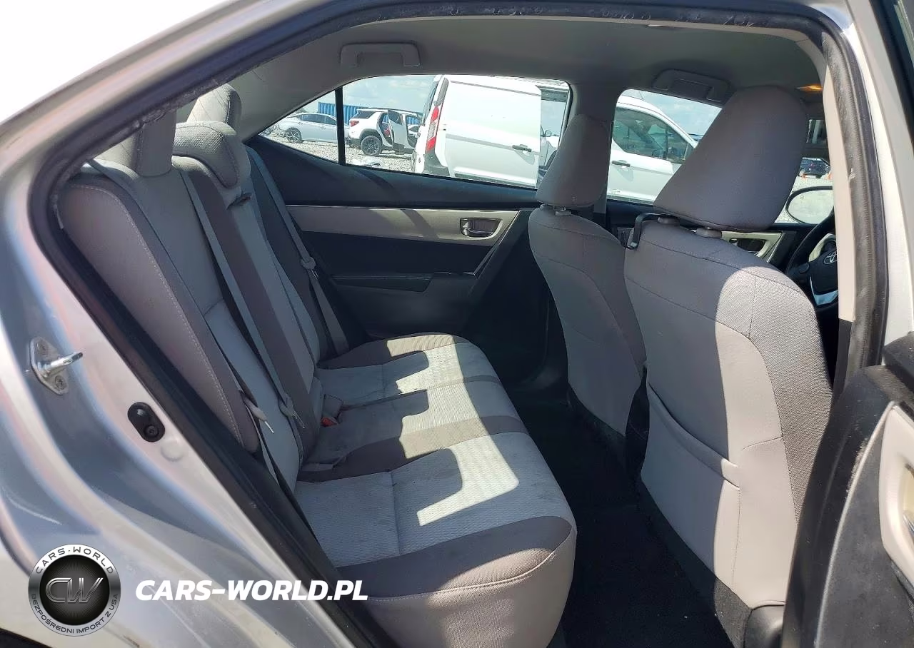 2018 Toyota Corolla Le VIN:5YFBURHE1JP810178 - 10