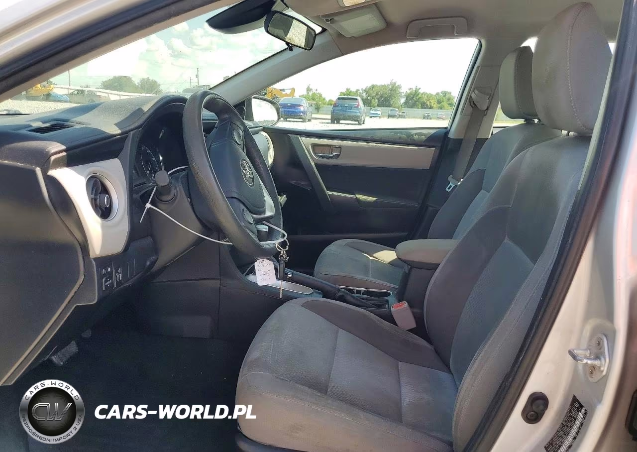 2018 Toyota Corolla Le VIN:5YFBURHE1JP810178 - 7