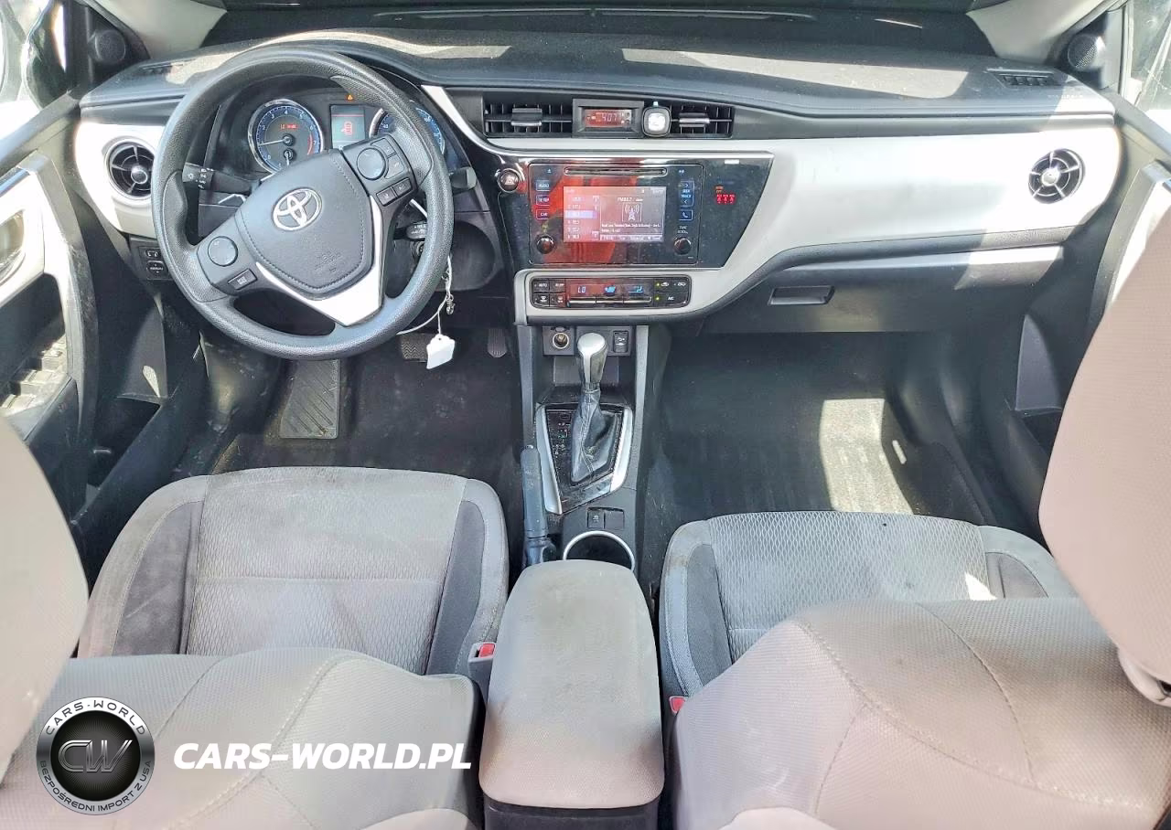 2018 Toyota Corolla Le VIN:5YFBURHE1JP810178 - 8