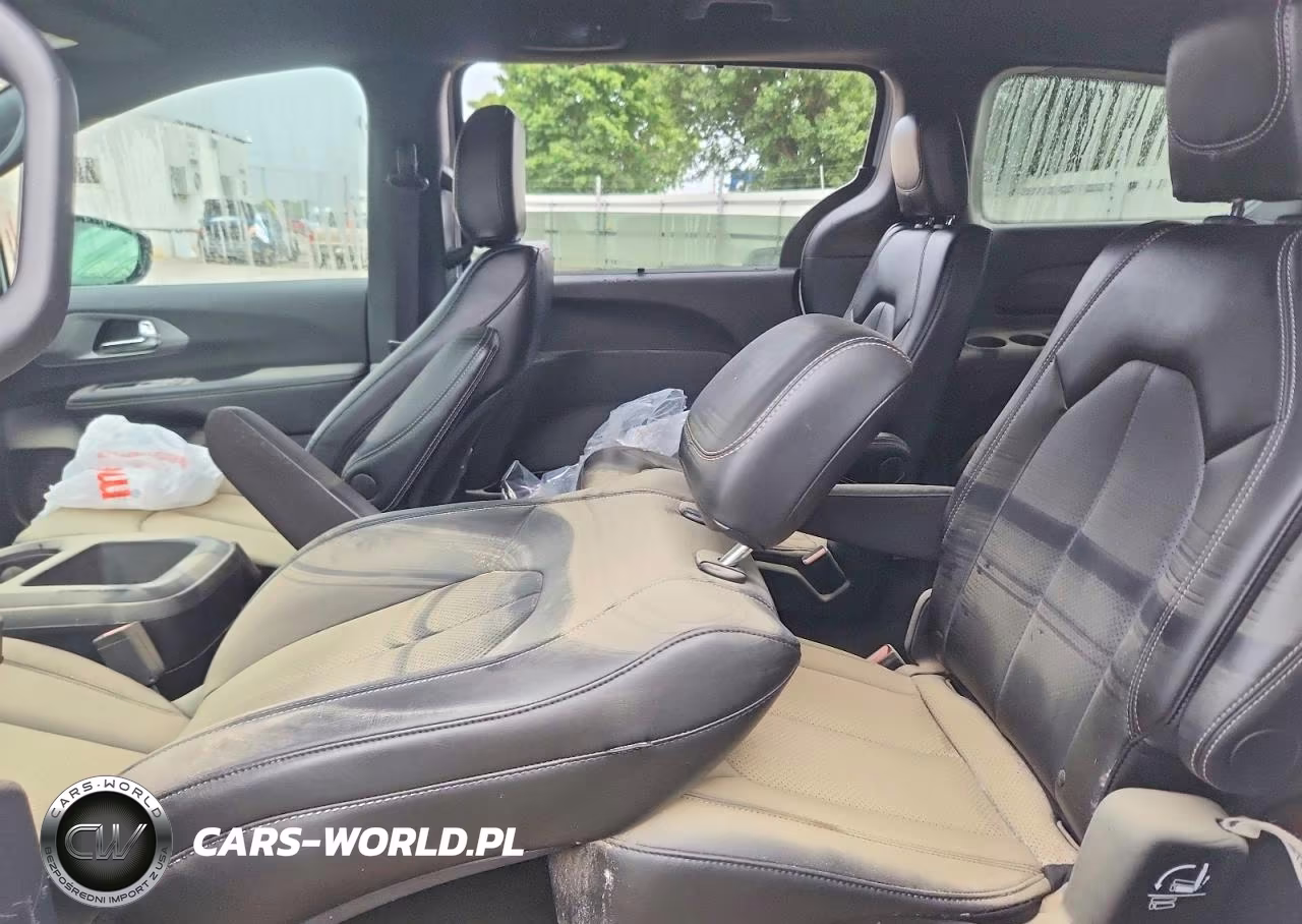 2025 Chrysler Pacifica Select VIN:2C4RC1BG3SR554690 - 11