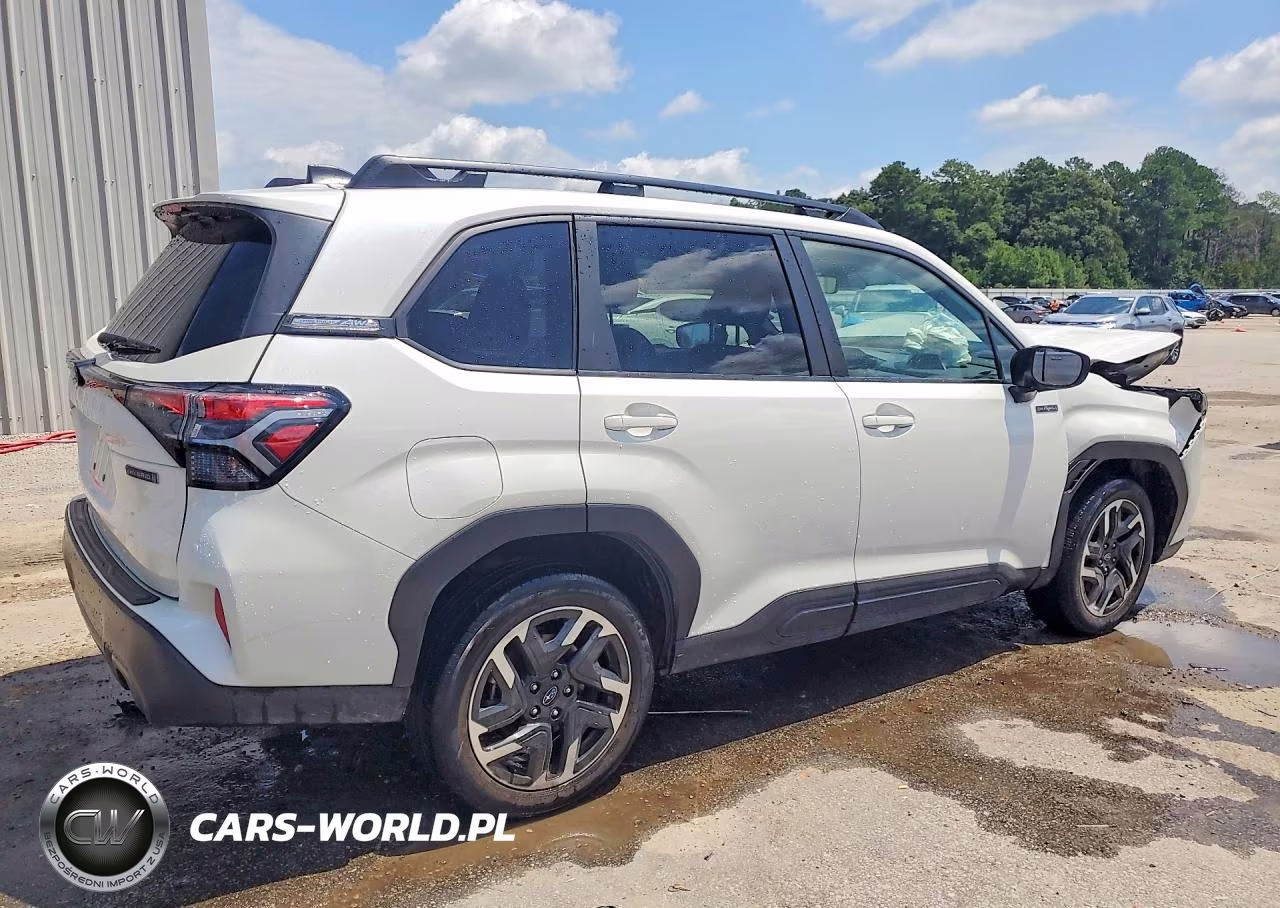 2025 Subaru Forester Premium VIN:JF2SLSED1SH415289 - 3