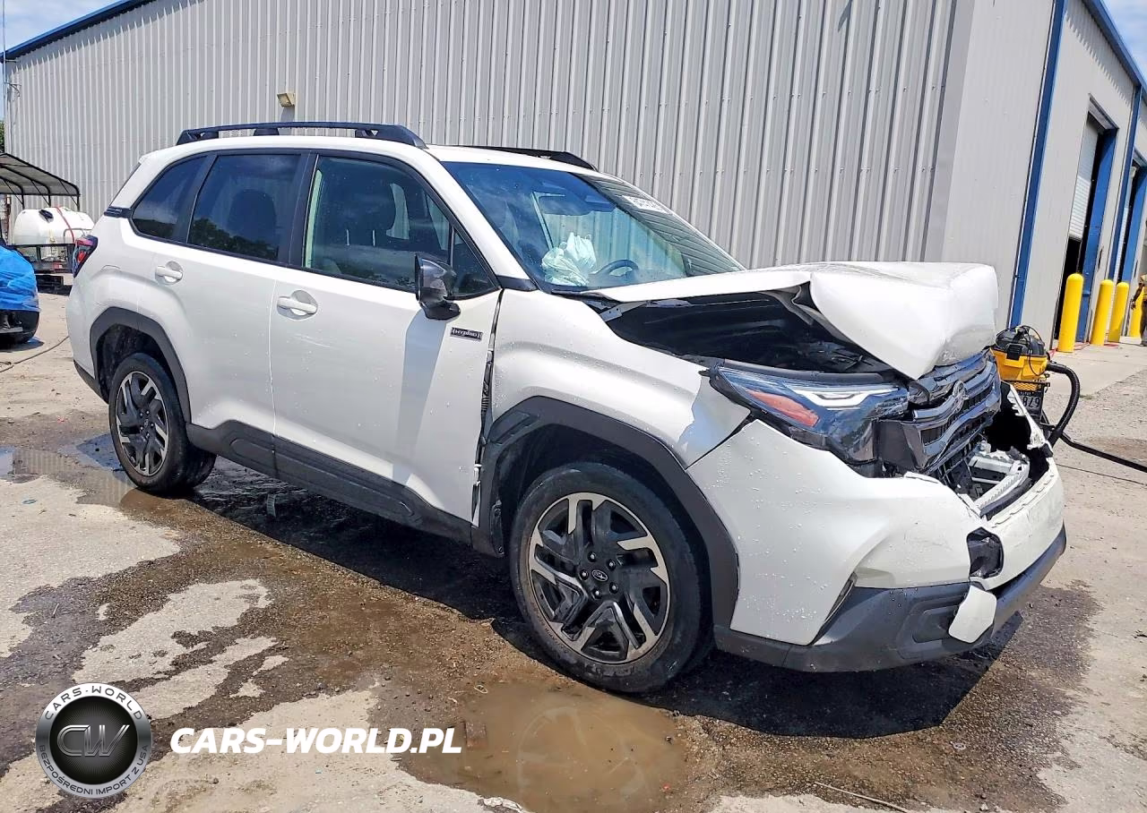 2025 Subaru Forester Premium VIN:JF2SLSED1SH415289 - 4