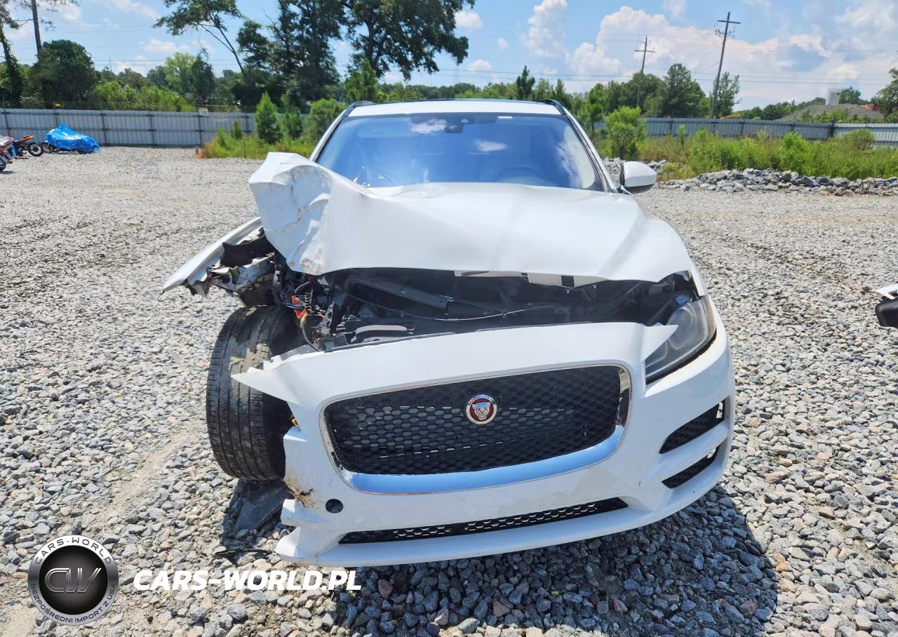 2017 Jaguar F-Pace Premium VIN:SADCJ2BVXHA893996 - 5