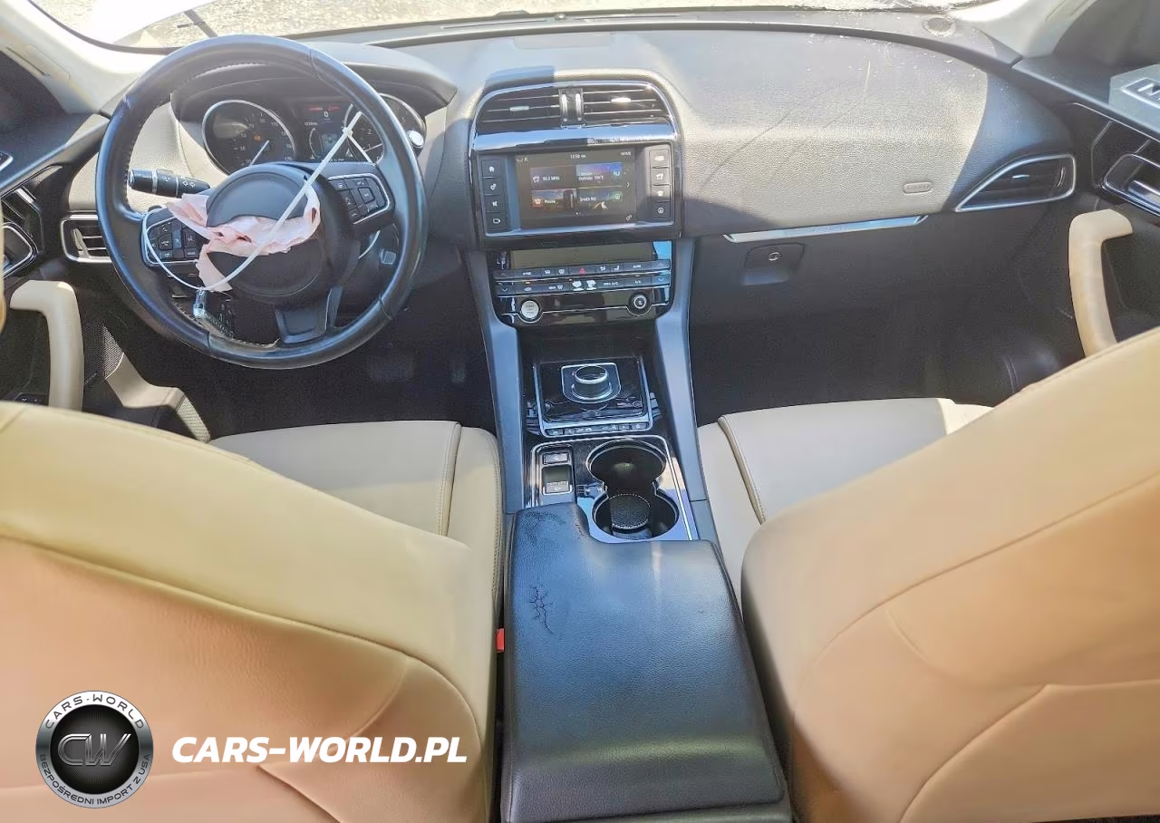 2017 Jaguar F-Pace Premium VIN:SADCJ2BVXHA893996 - 8