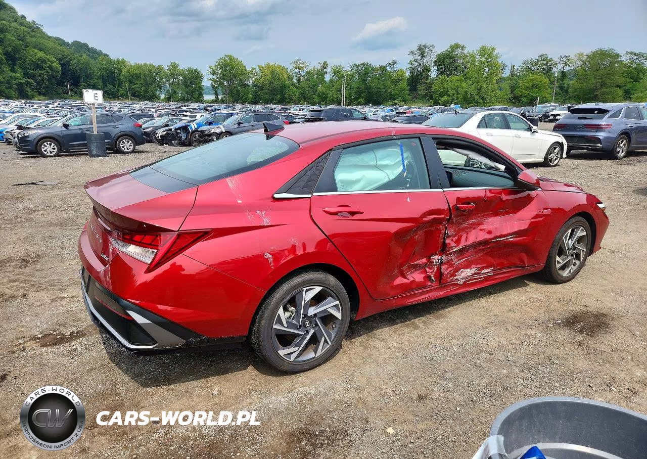 2026 Hyundai Elantra Limited VIN:KMHLP4DG7TU118675 - 3