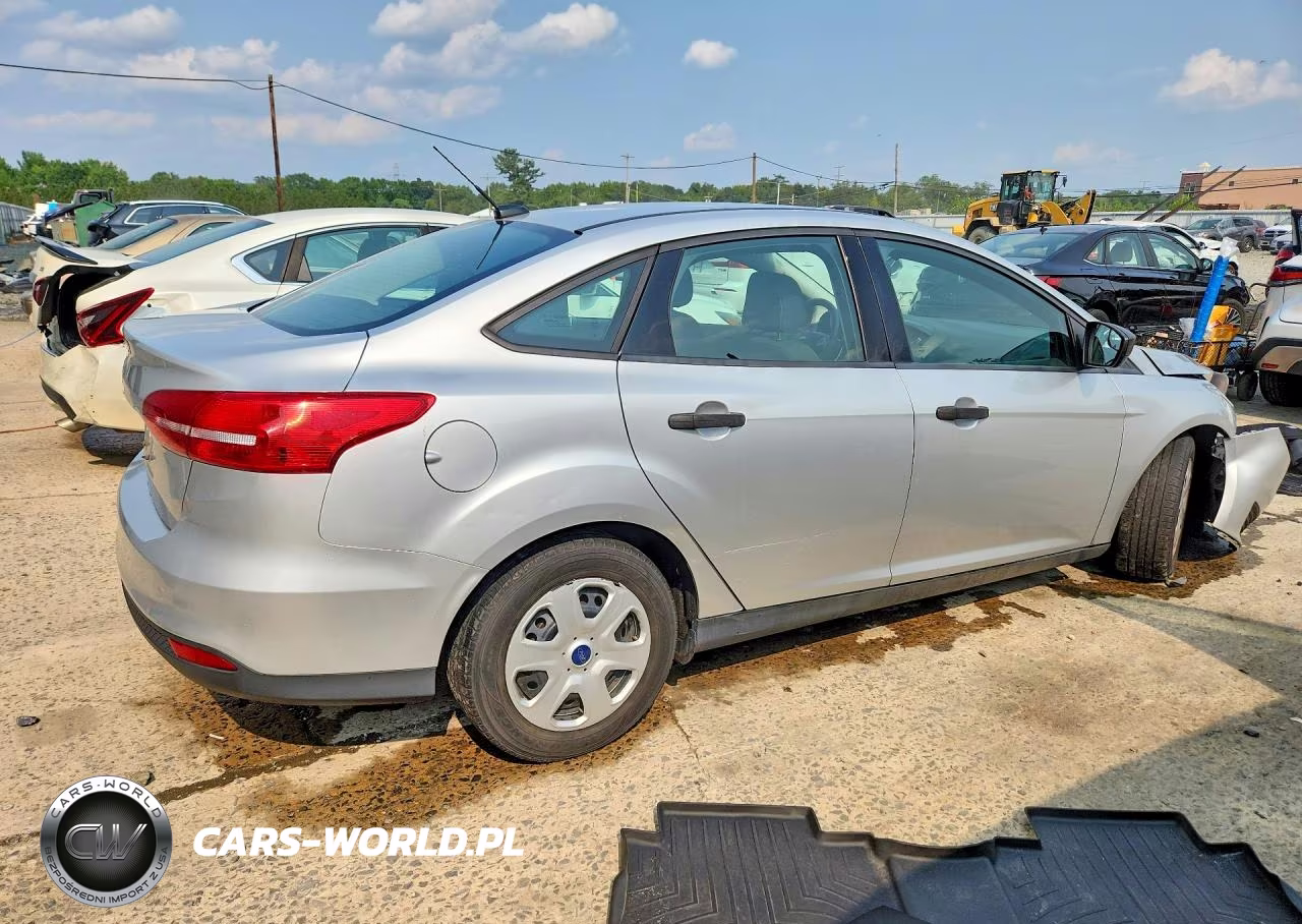 2017 Ford Focus S VIN:1FADP3E26HL335675 - 3