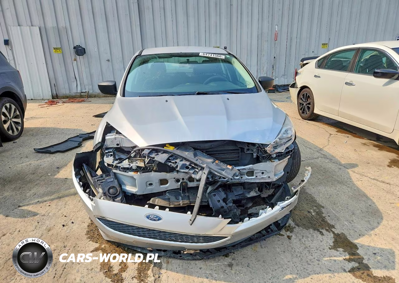 2017 Ford Focus S VIN:1FADP3E26HL335675 - 5