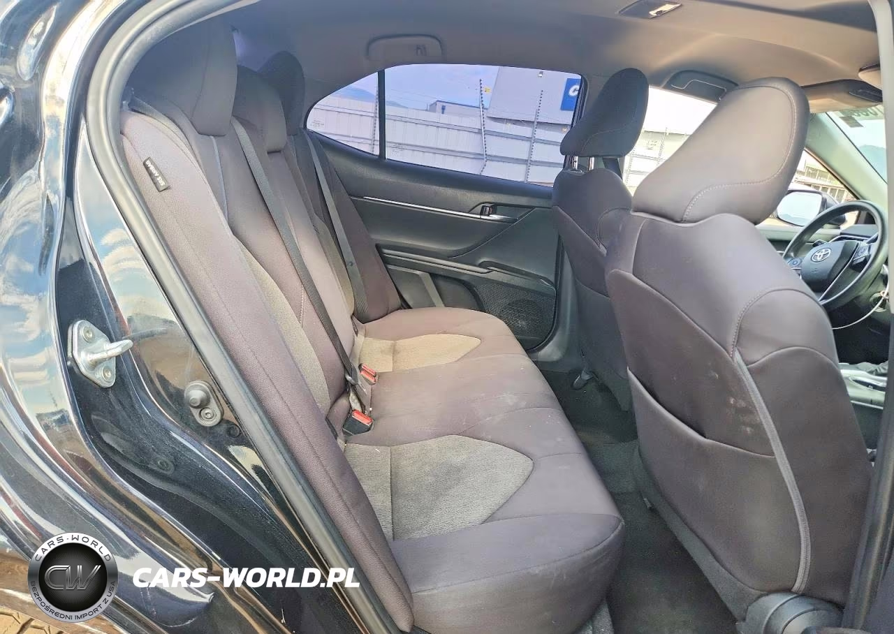 2021 Toyota Camry Le VIN:4T1C11AK5MU543726 - 10