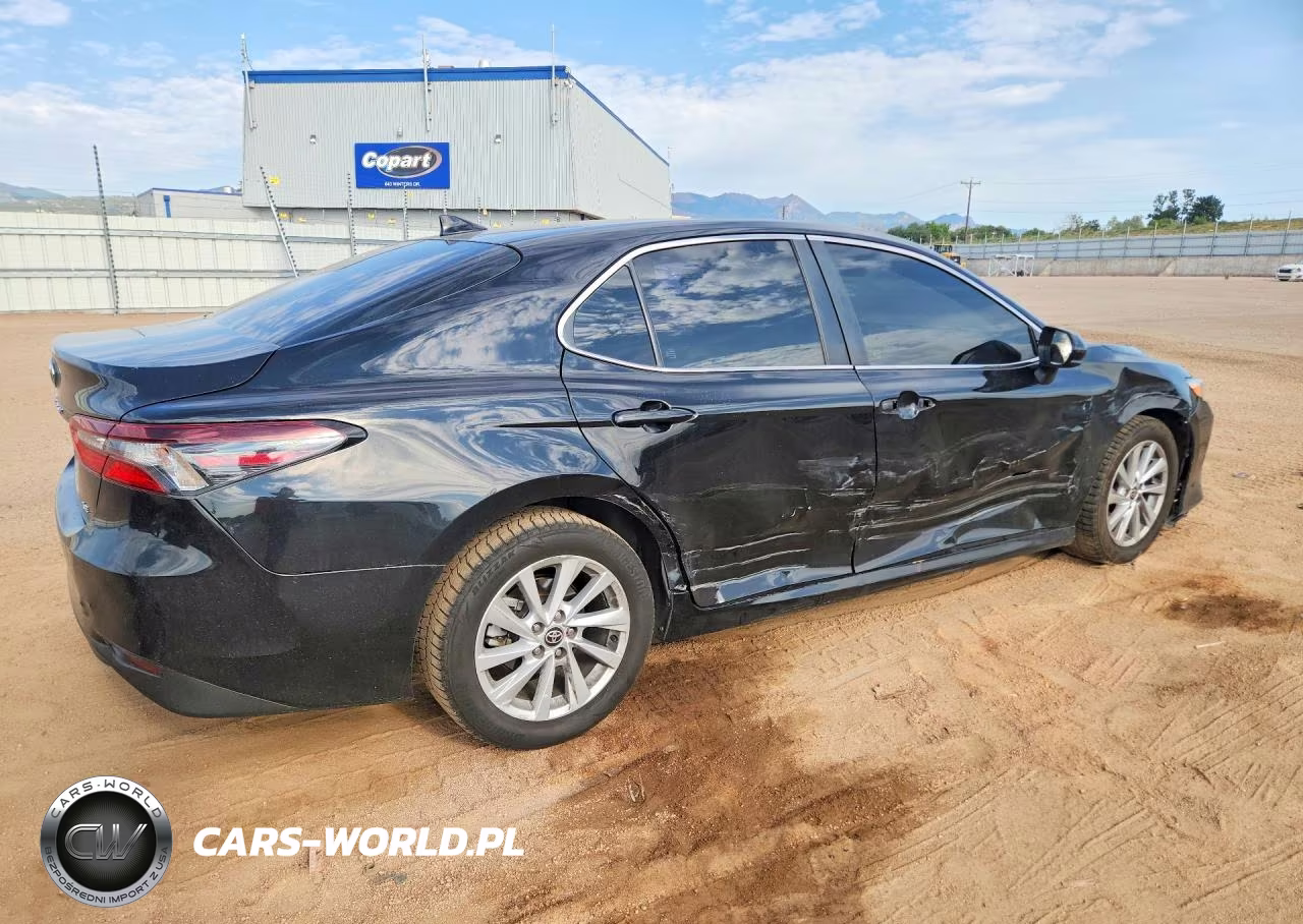 2021 Toyota Camry Le VIN:4T1C11AK5MU543726 - 3