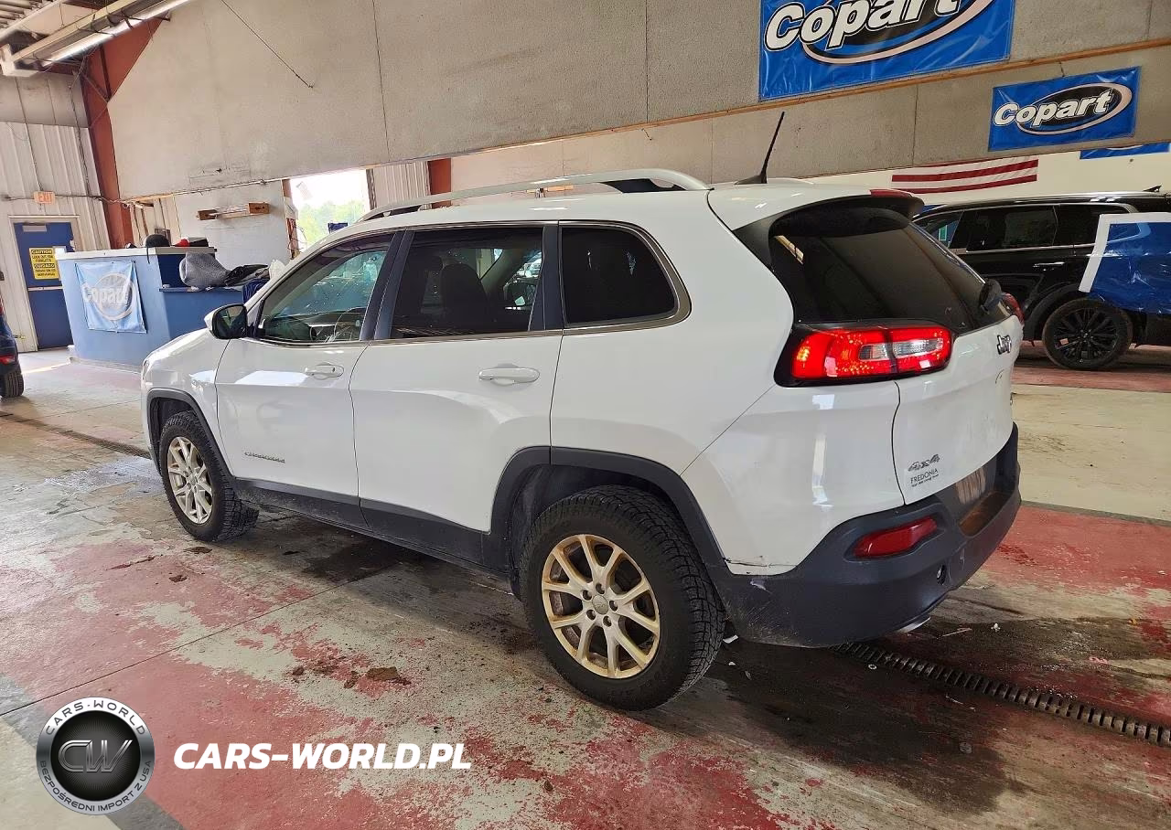 2017 Jeep Cherokee Latitude VIN:1C4PJMCB7HW612026 - 2