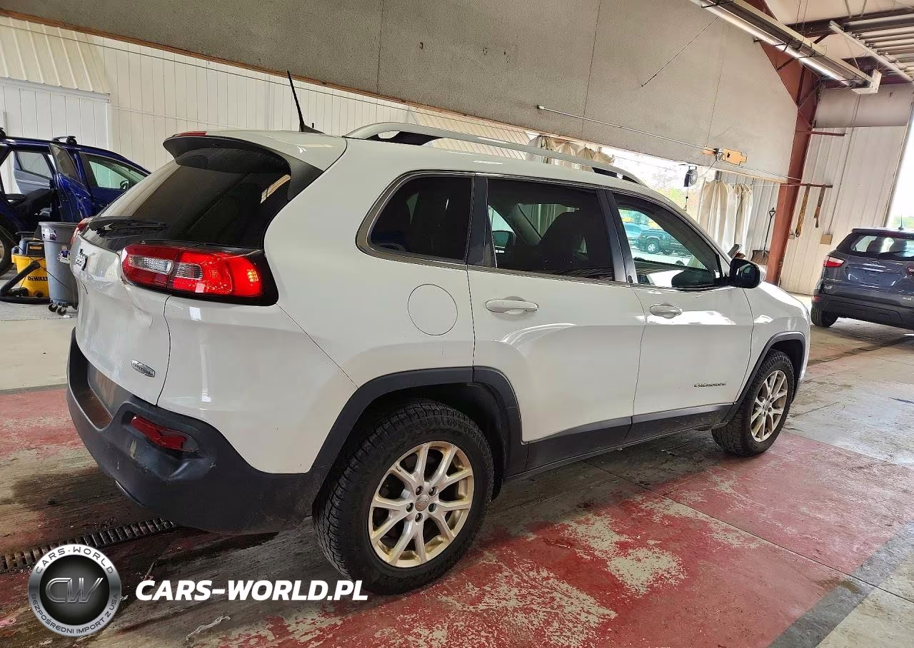2017 Jeep Cherokee Latitude VIN:1C4PJMCB7HW612026 - 3