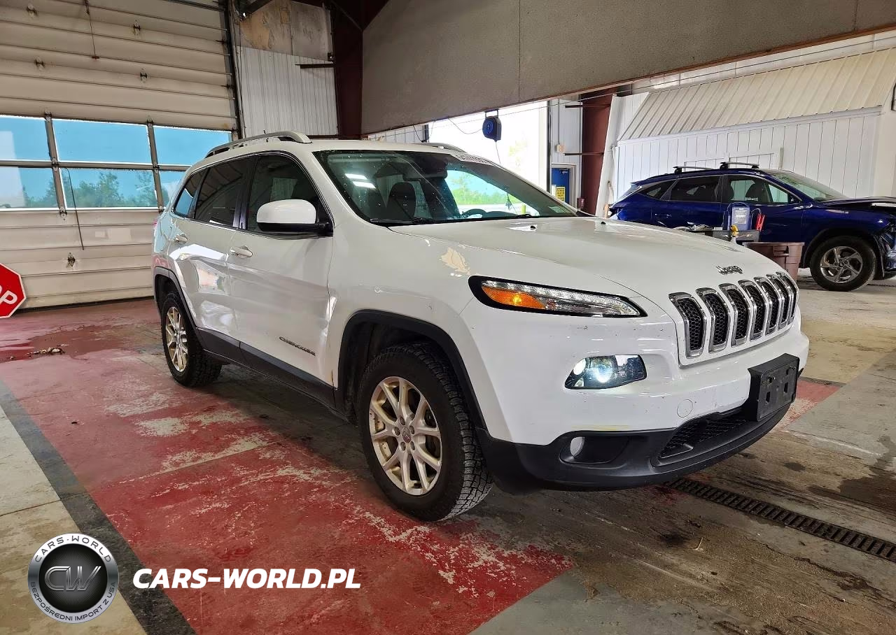 2017 Jeep Cherokee Latitude VIN:1C4PJMCB7HW612026 - 4