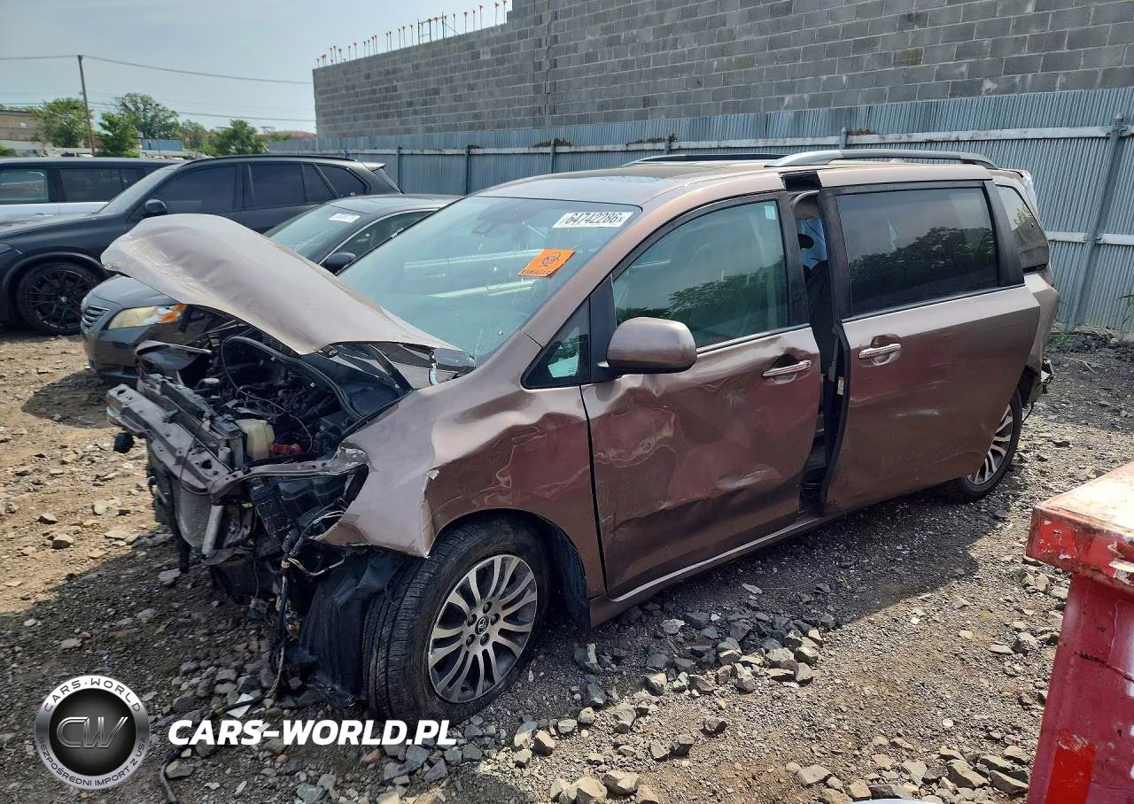2019 Toyota Sienna Xle 8-Passenger
