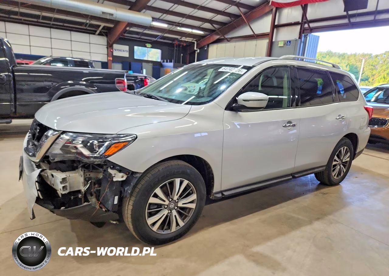 2017 Nissan Pathfinder Sv