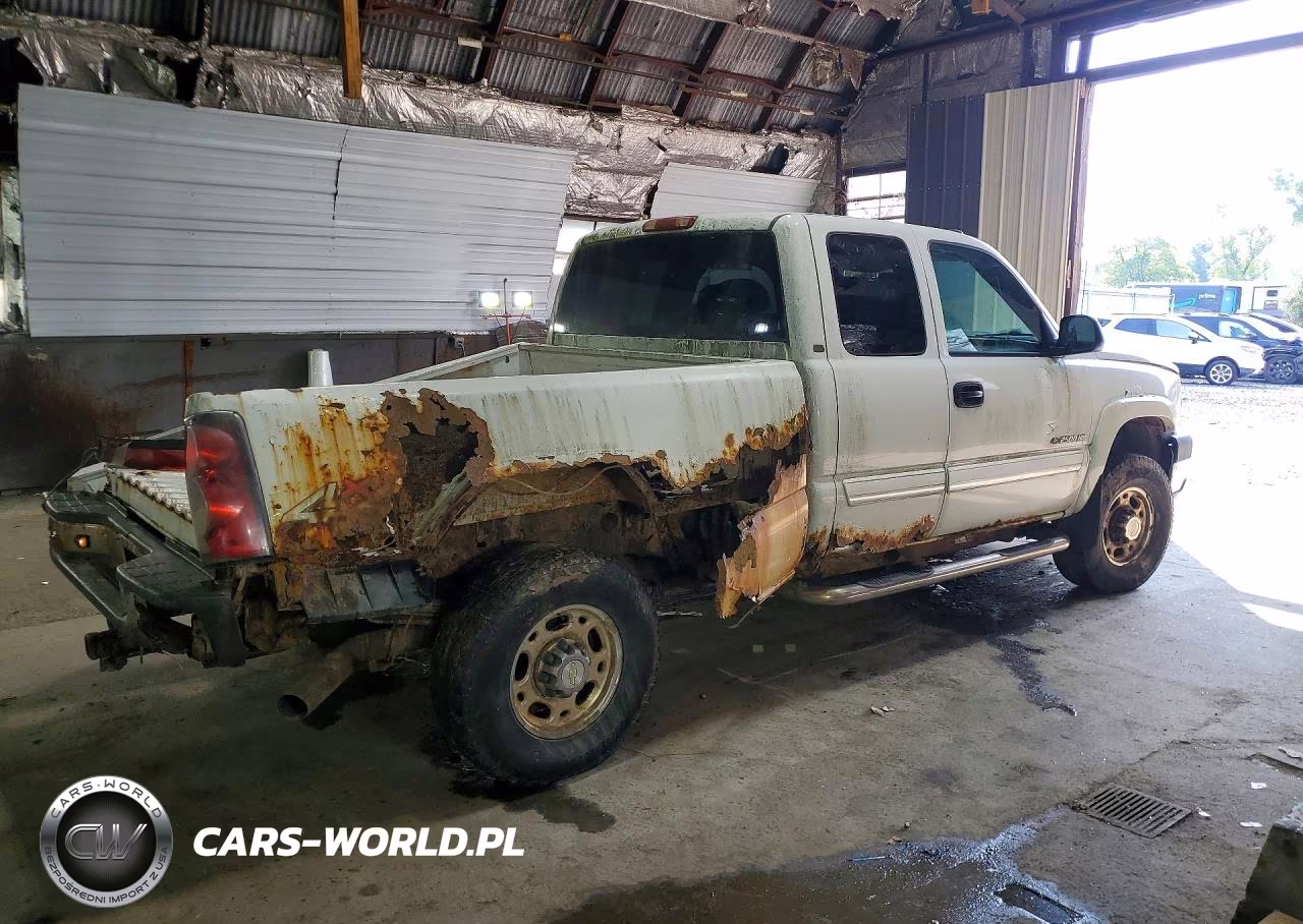 2005 Chevrolet Silverado K2500 Heavy Duty VIN:1GCHK29U75E313362 - 3