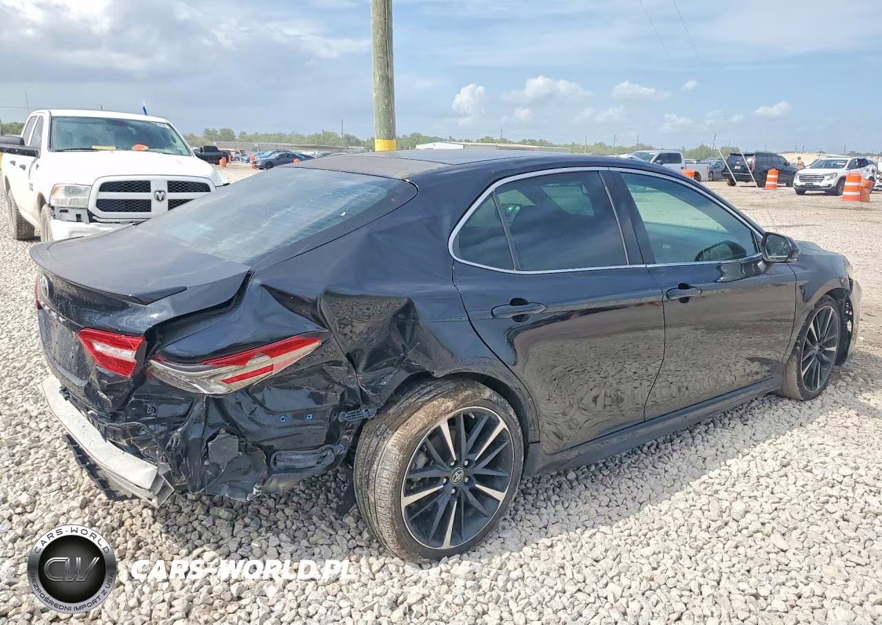 2018 Toyota Camry Xse VIN:4T1B61HK7JU018150 - 3