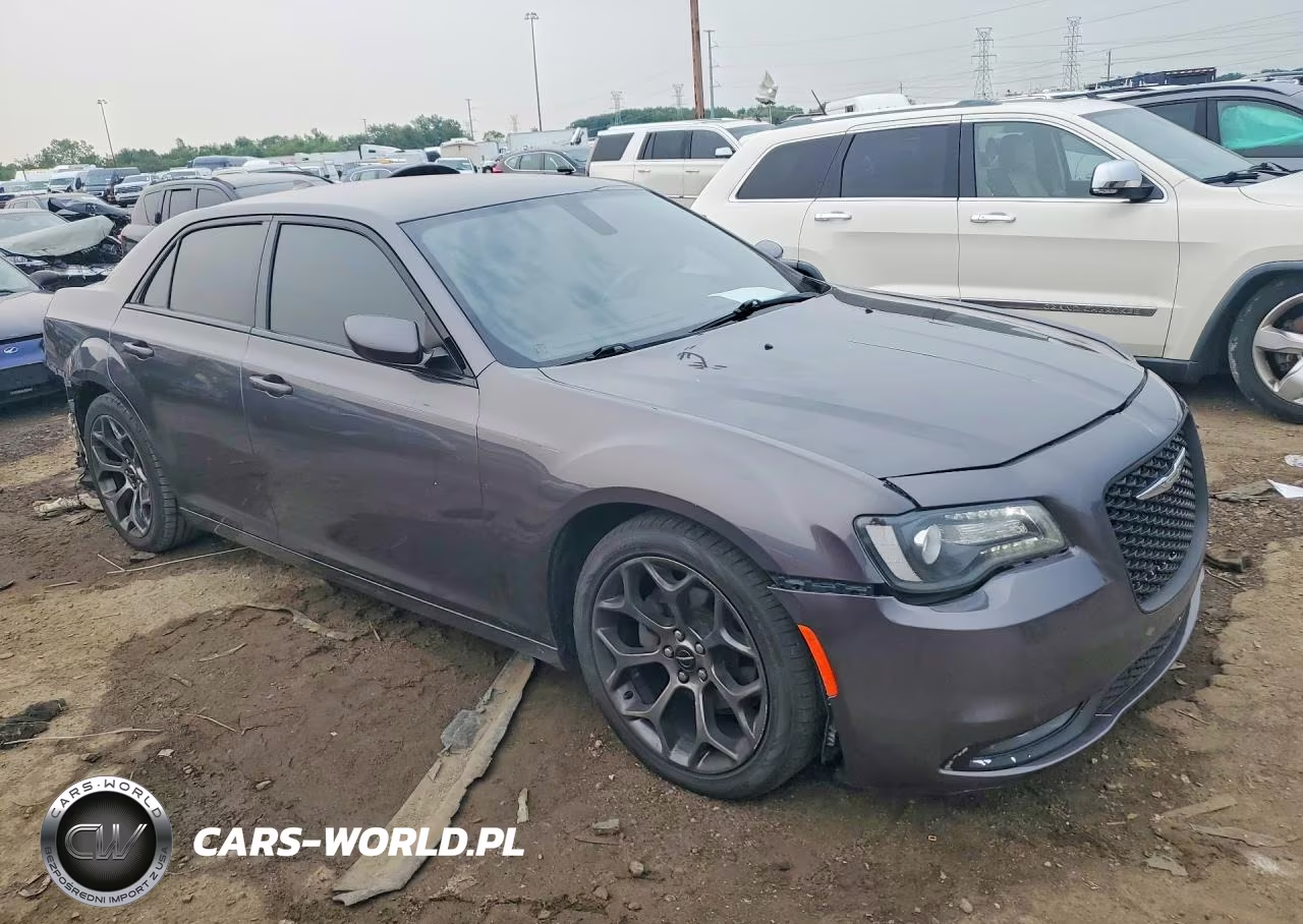 2015 Chrysler 300 S VIN:2C3CCABG2FH837880 - 4