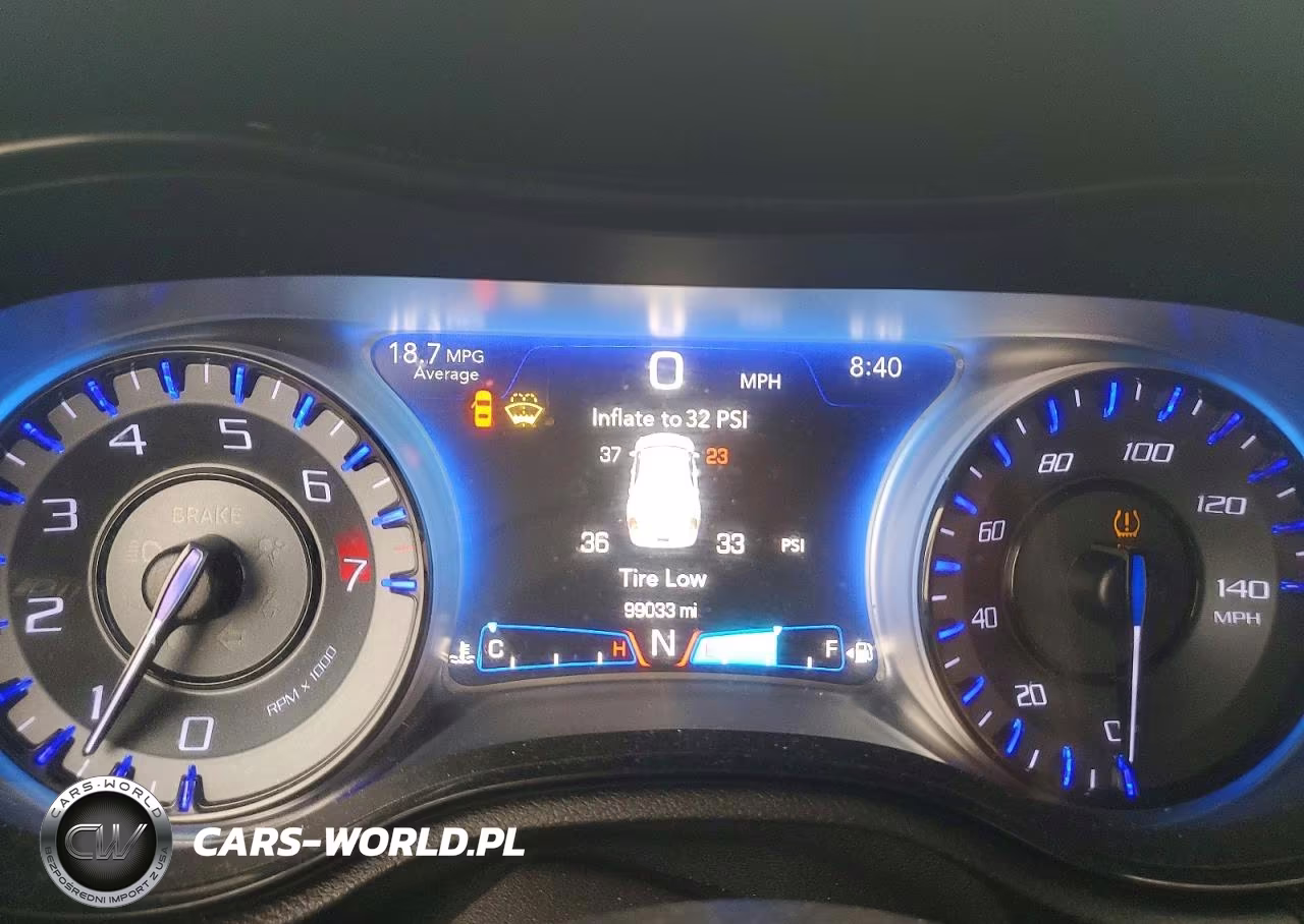 2015 Chrysler 300 S VIN:2C3CCABG2FH837880 - 9