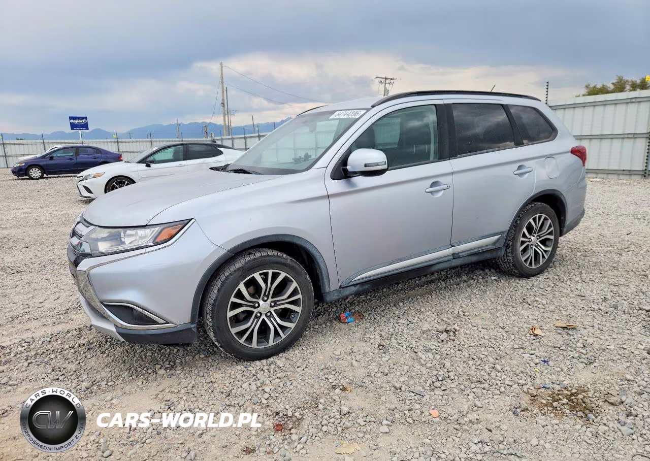 2016 Mitsubishi Outlander Se – zdjęcie 1 z 12