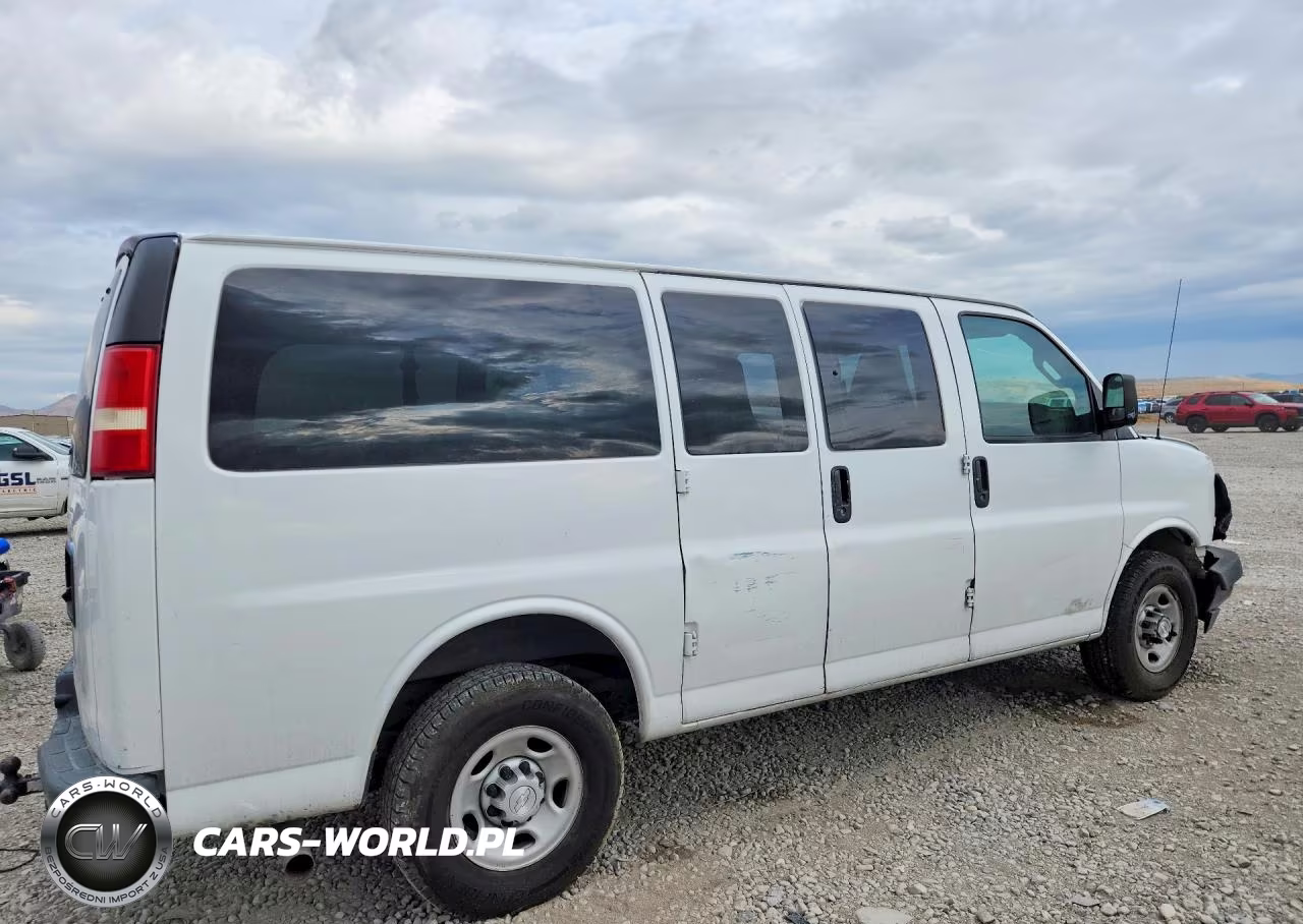 2017 Chevrolet Exp G3500 VIN:1GAZGLFG7H1314316 - 3