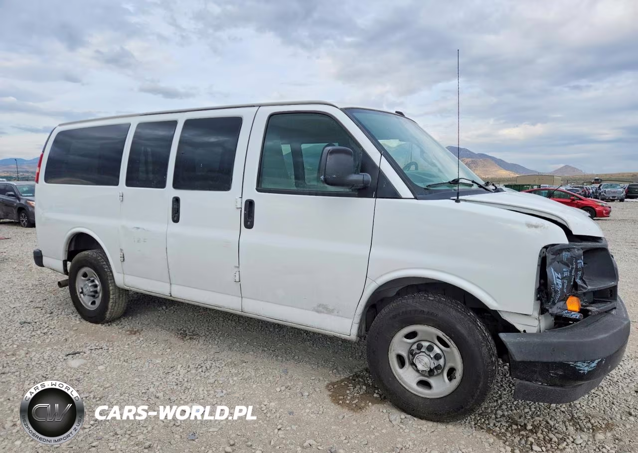 2017 Chevrolet Exp G3500 VIN:1GAZGLFG7H1314316 - 4