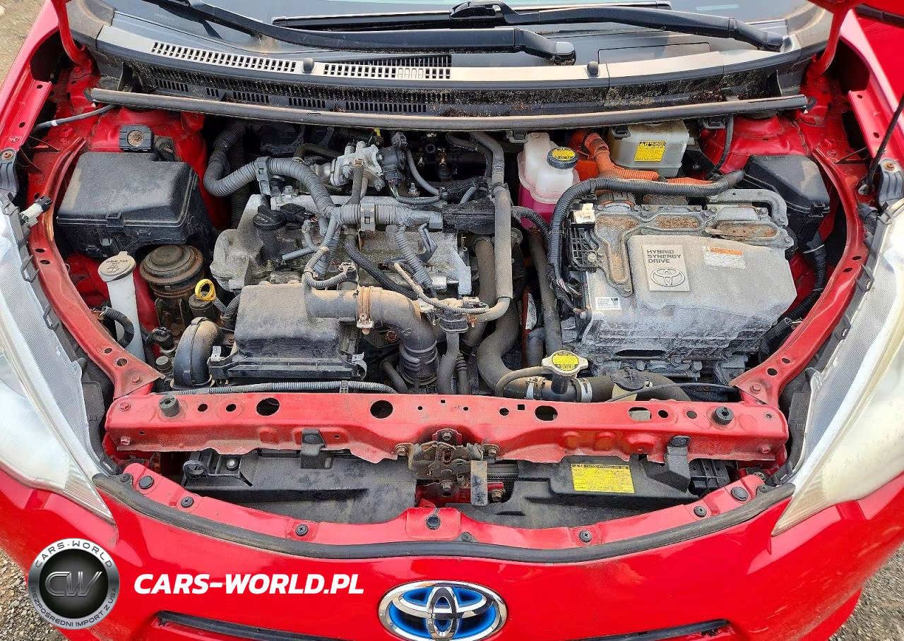 2013 Toyota Prius C VIN:JTDKDTB31D1057250 - 11