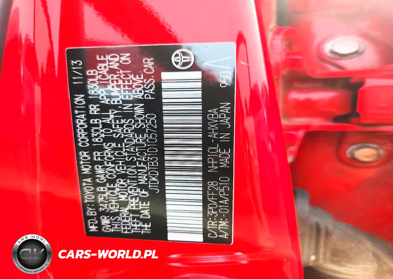 2013 Toyota Prius C VIN:JTDKDTB31D1057250 - 12