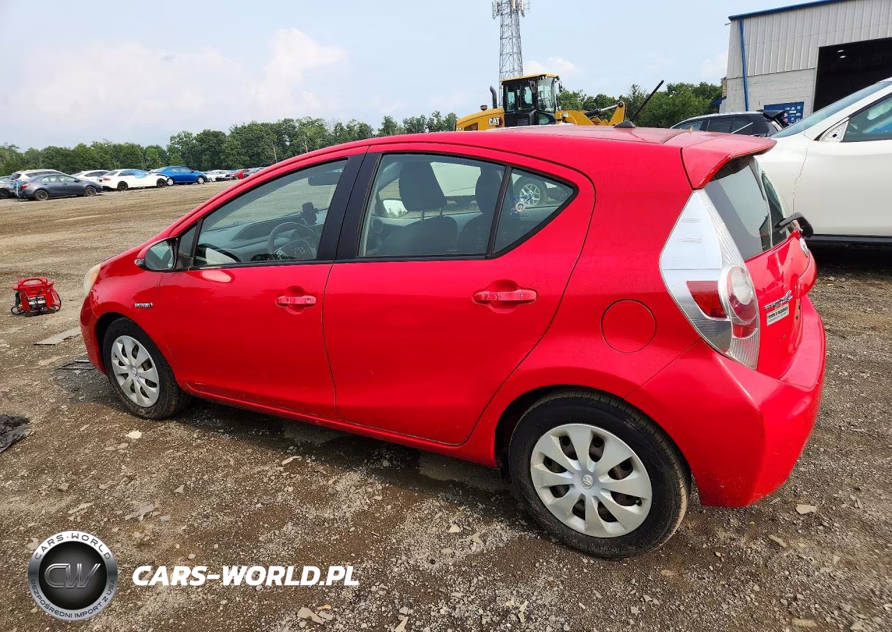 2013 Toyota Prius C VIN:JTDKDTB31D1057250 - 2