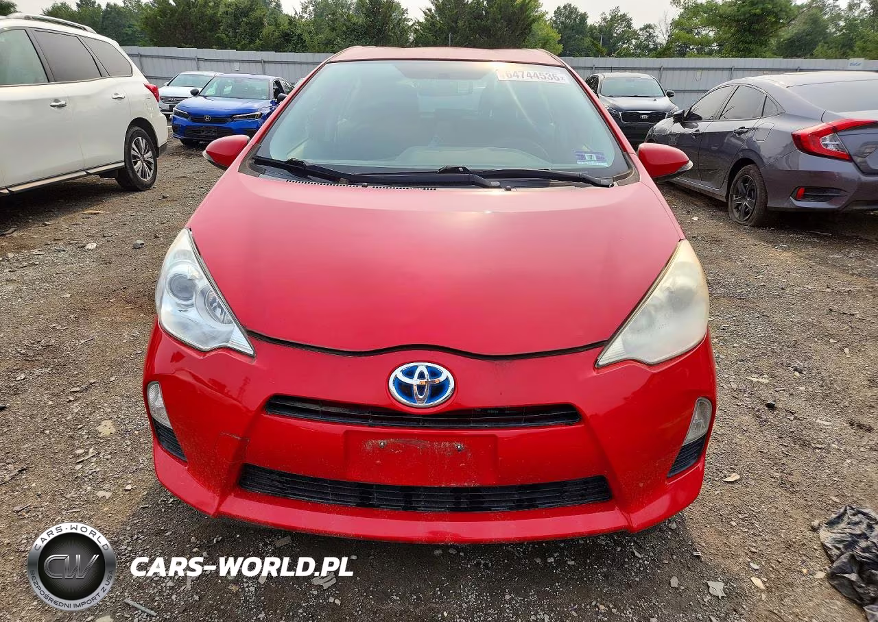 2013 Toyota Prius C VIN:JTDKDTB31D1057250 - 5