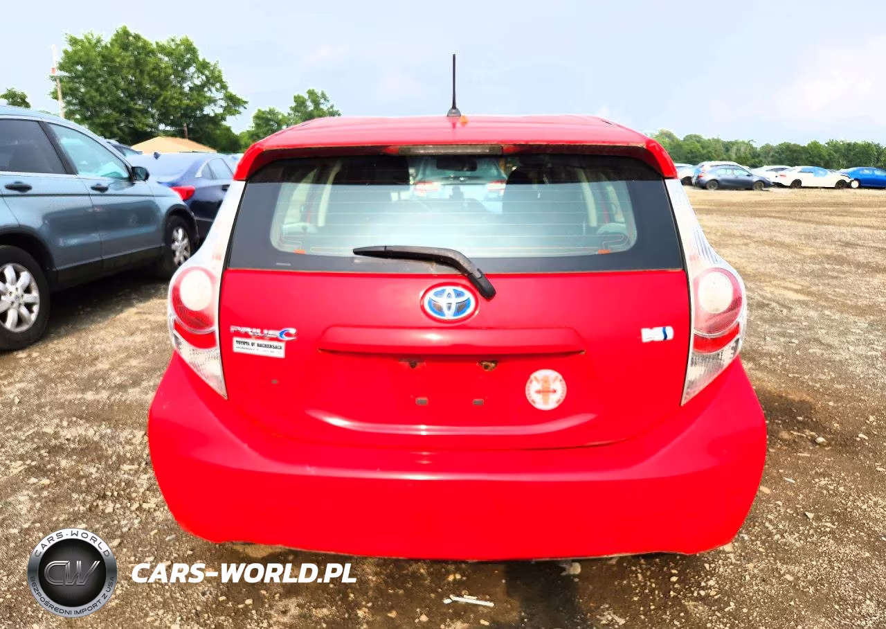2013 Toyota Prius C VIN:JTDKDTB31D1057250 - 6