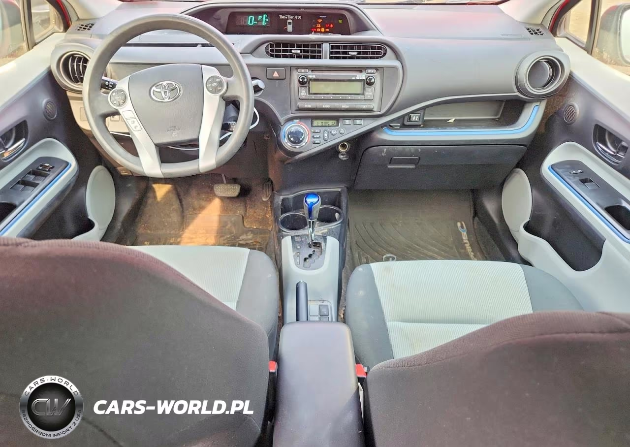2013 Toyota Prius C VIN:JTDKDTB31D1057250 - 8