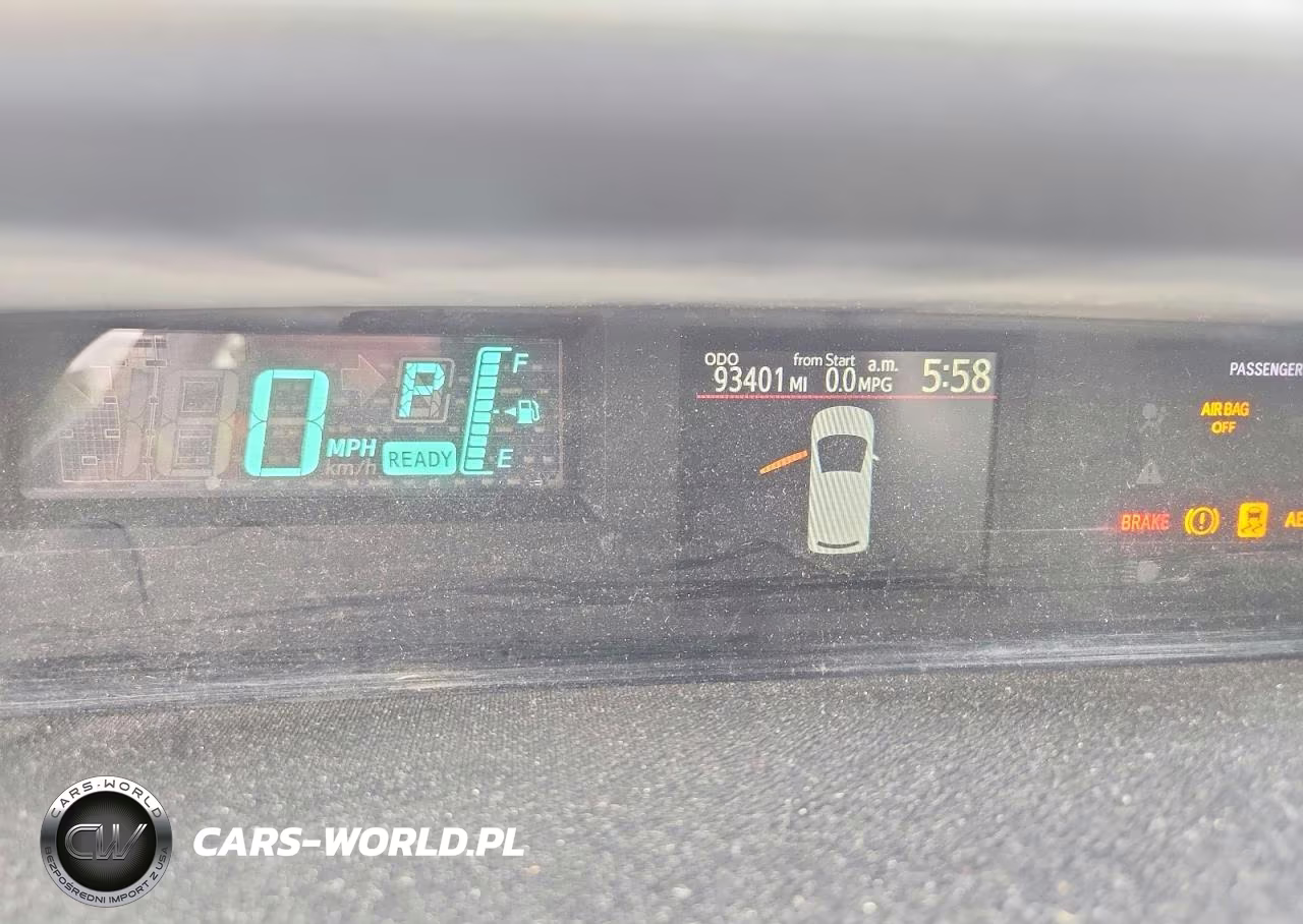 2013 Toyota Prius C VIN:JTDKDTB31D1057250 - 9