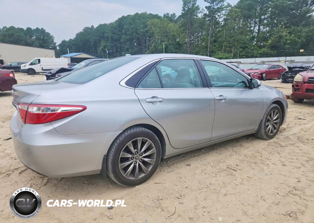 2015 Toyota Camry Xle VIN:4T1BF1FK8FU913687 - 3