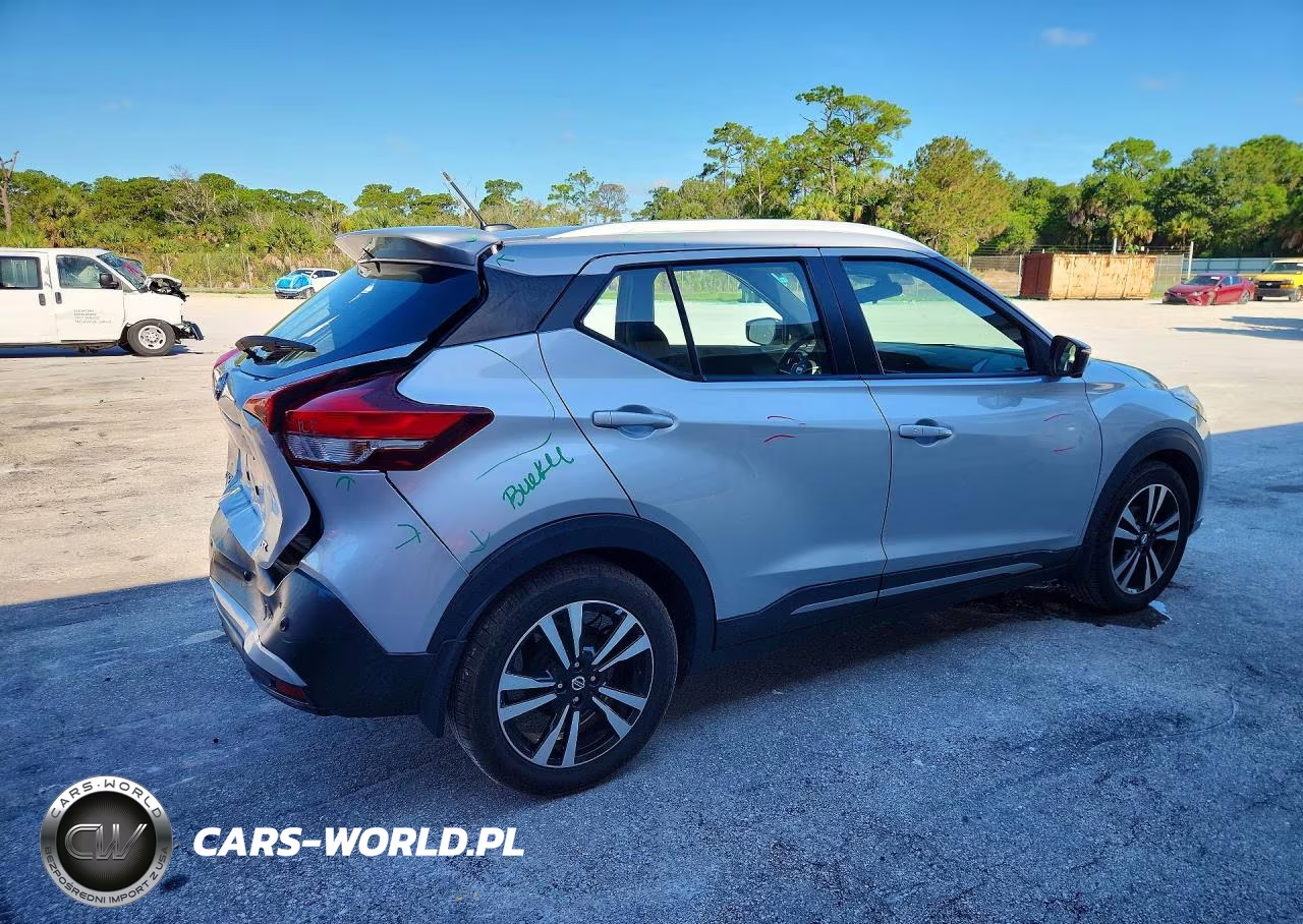 2020 Nissan Kicks Sr VIN:3N1CP5DV2LL553318 - 3