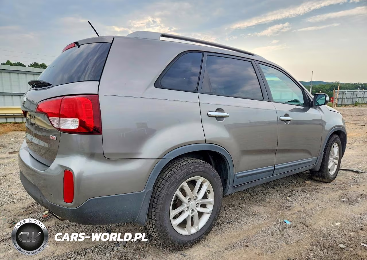 2014 Kia Sorento Lx VIN:5XYKT3A64EG432371 - 3