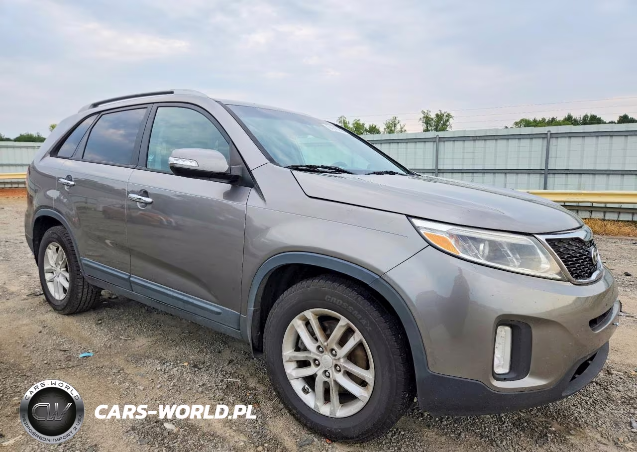2014 Kia Sorento Lx VIN:5XYKT3A64EG432371 - 4