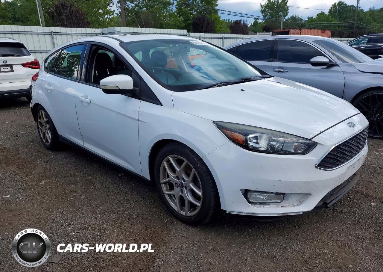 2015 Ford Focus Se VIN:1FADP3K20FL308490 - 4
