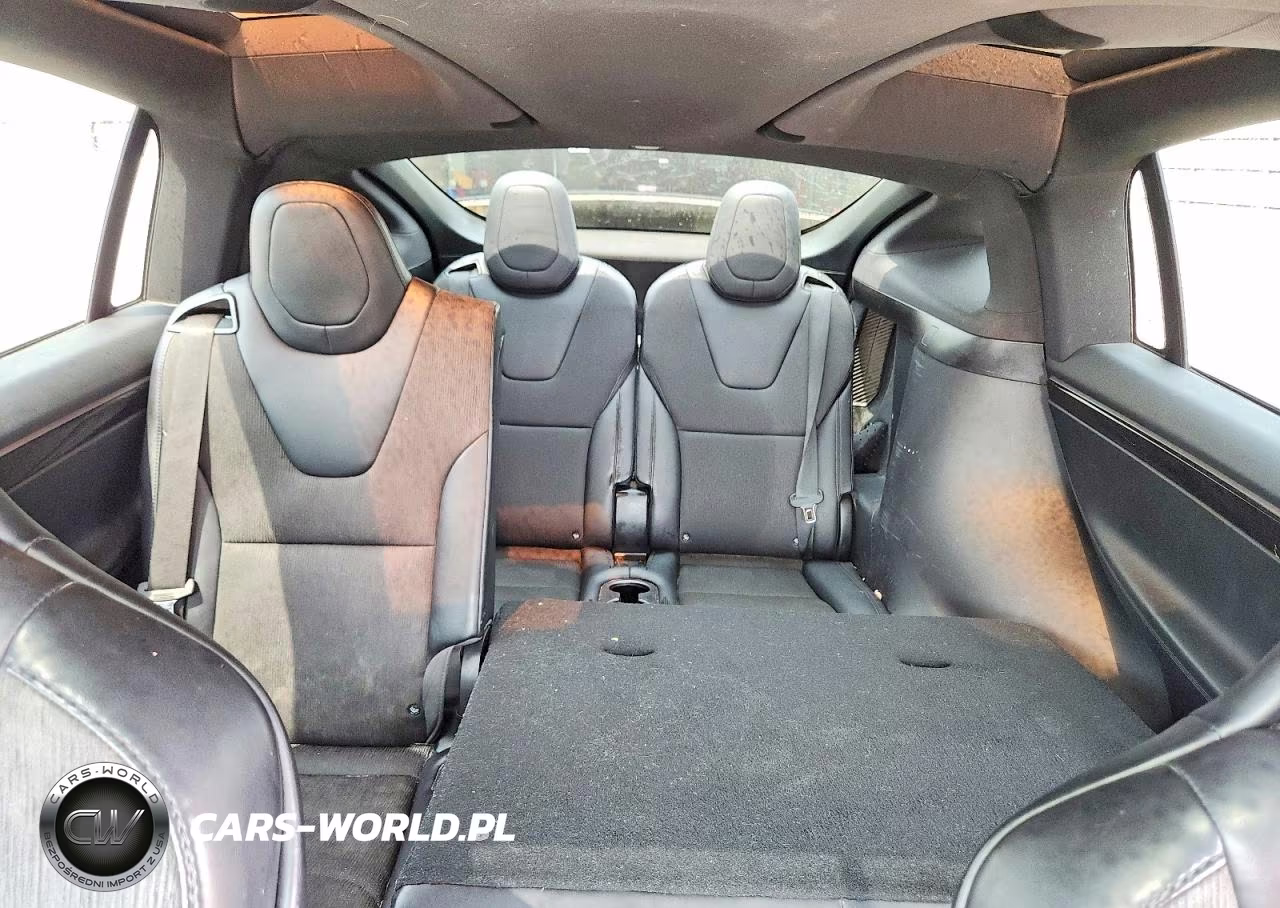 2018 Tesla Model X VIN:5YJXCAE26JF104047 - 10