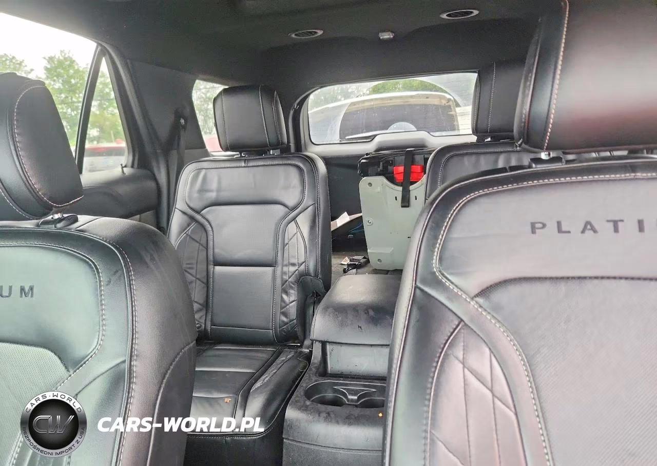 2017 Ford Explorer Platinum VIN:1FM5K8HT1HGD83345 - 10