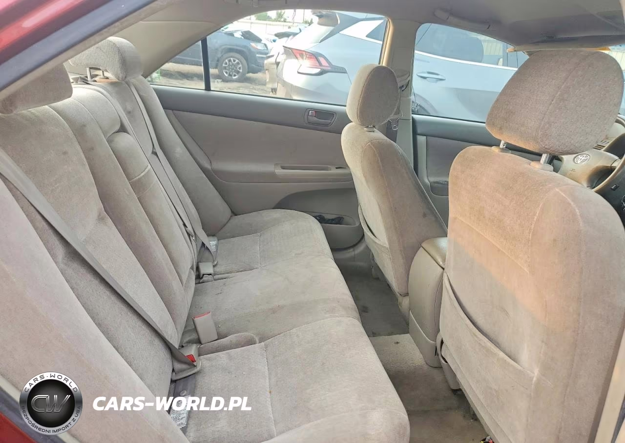2003 Toyota Camry Le VIN:JTDBE32K330239623 - 10
