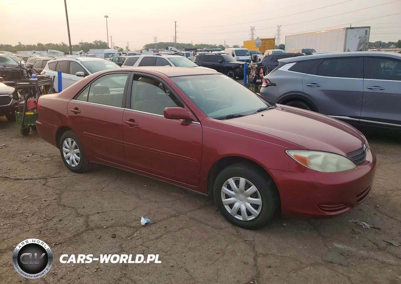 2003 Toyota Camry Le VIN:JTDBE32K330239623 - 4